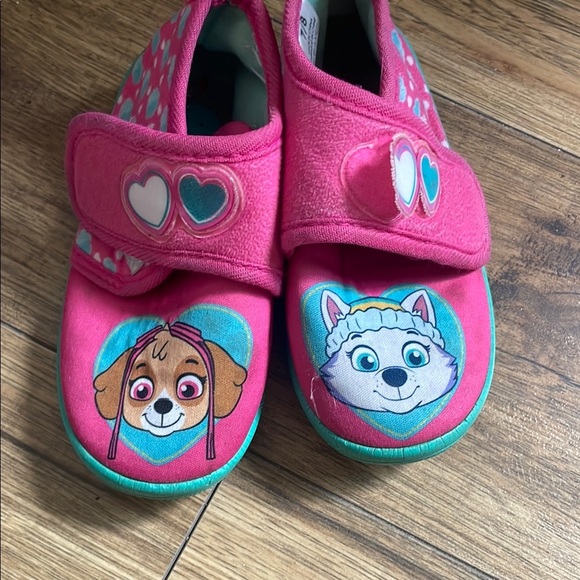 Pink Kids' Slippers with Cartoon Characters​ - Picture 3 of 4